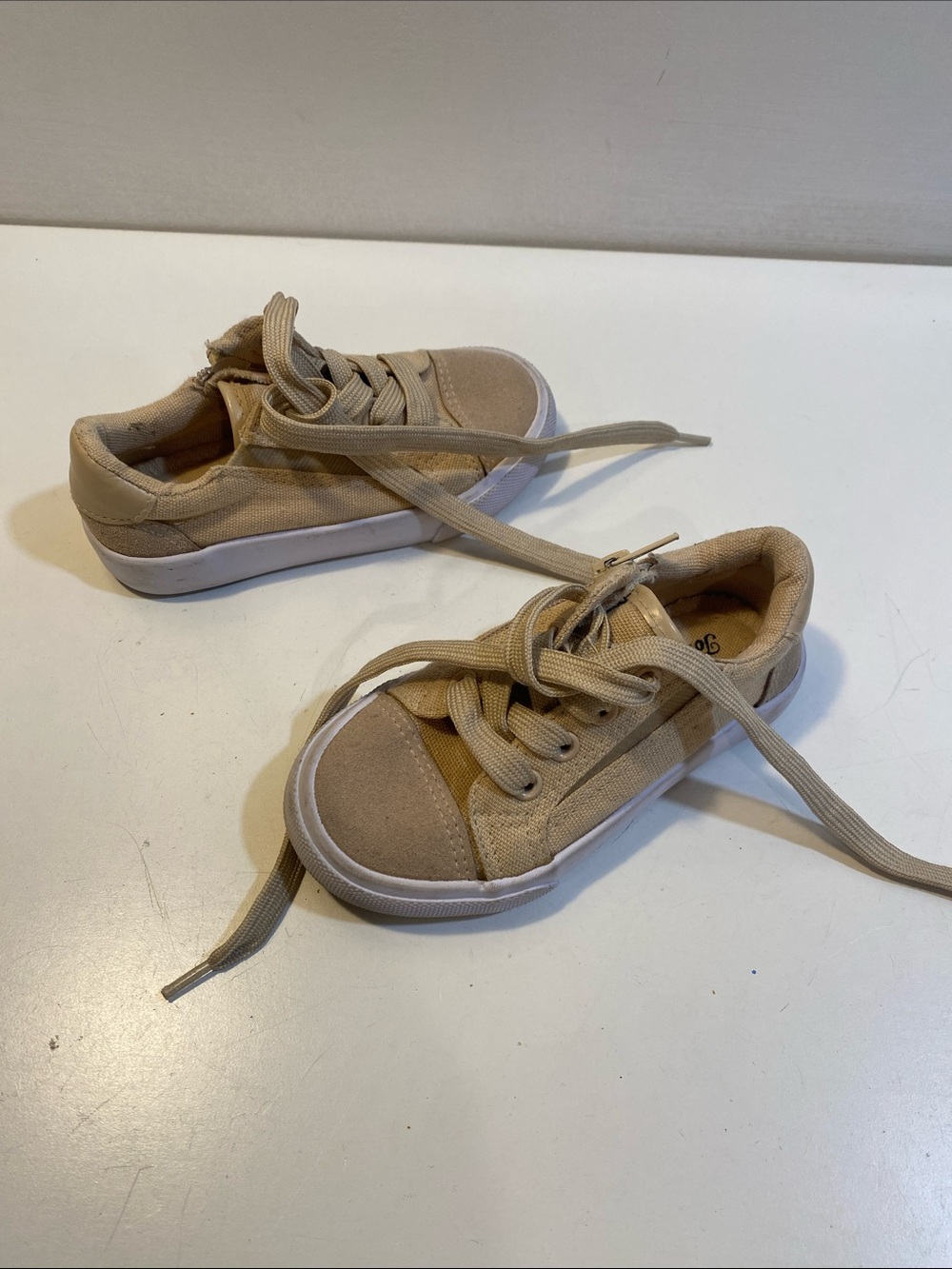 Tommy Bahama Kids Neutral Tan Canvas Sneakers - Casual Lace-Up Shoes Sz 8